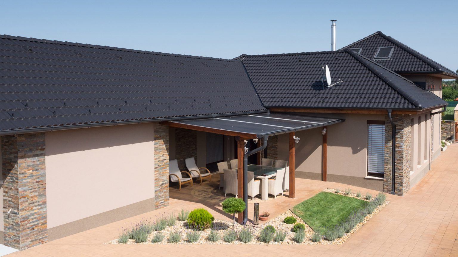 synus-fekete-2018-1536×864